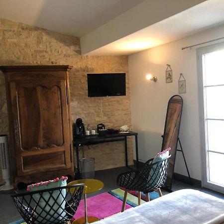 Verteuil-sur-Charente Les Halles Chambre D'Hotes מראה חיצוני תמונה