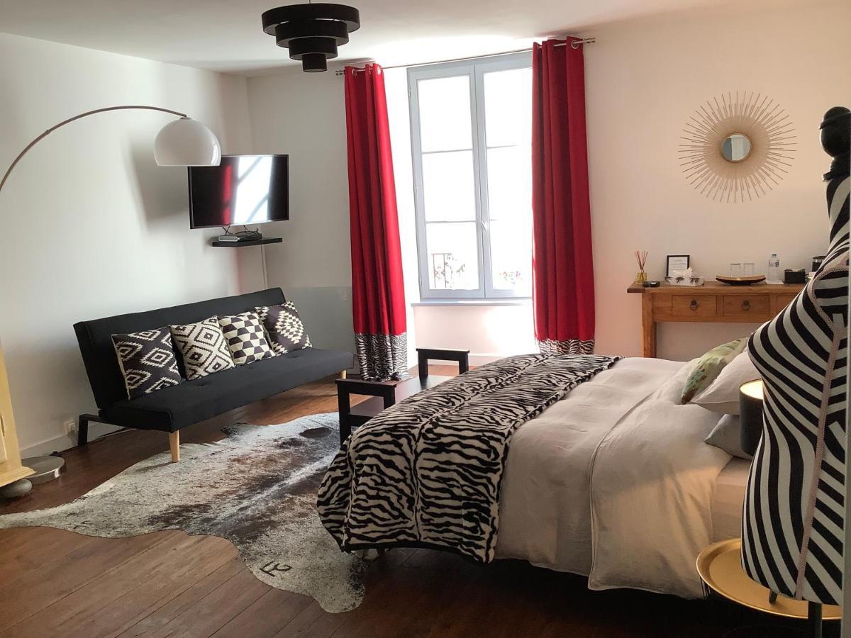 Verteuil-sur-Charente Les Halles Chambre D'Hotes מראה חיצוני תמונה