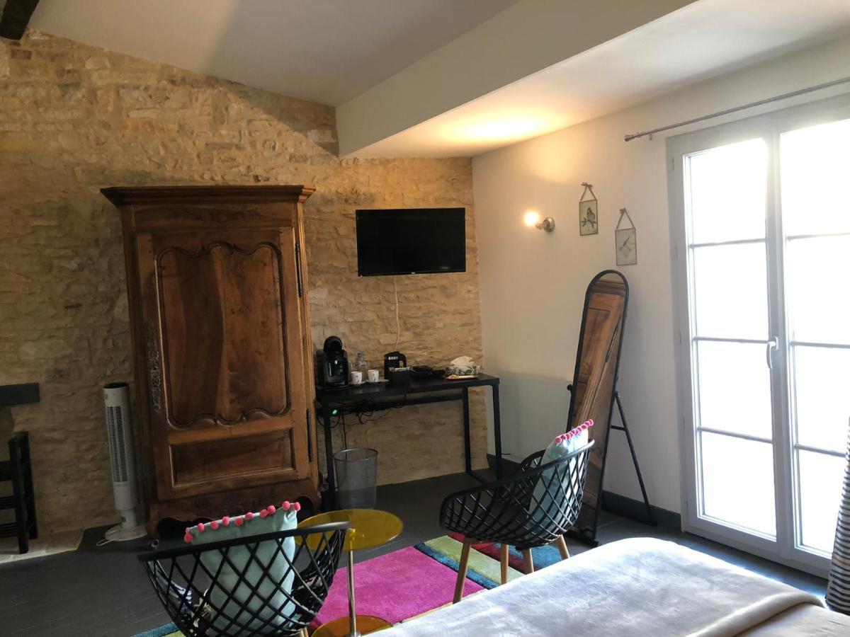 Verteuil-sur-Charente Les Halles Chambre D'Hotes מראה חיצוני תמונה