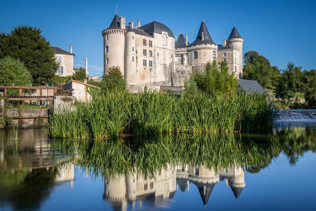 Verteuil-sur-Charente Les Halles Chambre D'Hotes מראה חיצוני תמונה